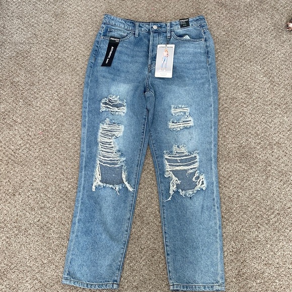 Straight Leg High Rise Jeans 